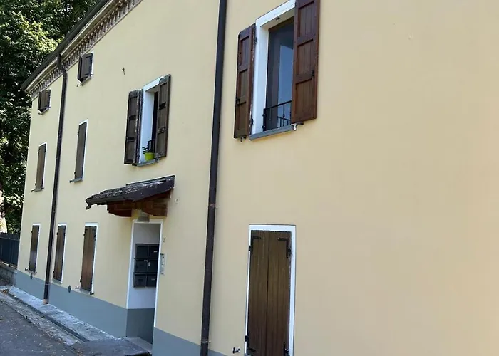 Casa Bassa 2 * Piazza (Parma)